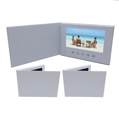 Invitație video nuntă, PRESTIGE CHARGE, ecran LED 10.1 inch, memorie 16GB, port USB-C, boxe incorporate, tip felicitare electronică, orientare landscape, design clasic